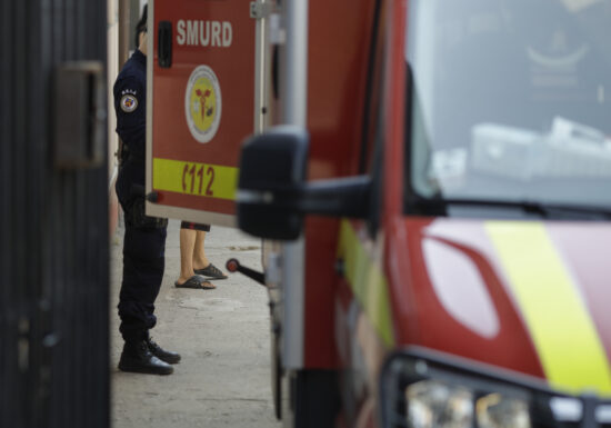 Incendiu soldat cu victime într-un bloc din București