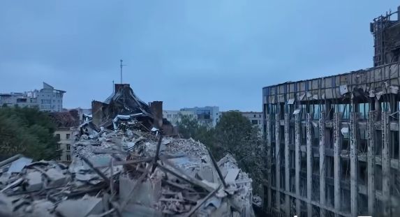 Ziua 498. Cel mai grav atac la Liov, arestări la mănăstire. Incendiu în centrul Moscovei, Prigojin s-a întors în Rusia (Foto & Video)