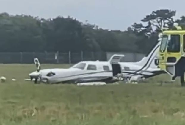 Aterizare forțată a unui avion al cărui pilot avea o urgență medicală. Aparatul de zbor, controlat de o pasageră (Video)