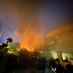 Ambasada Suediei la Bagdad a fost luată cu asalt și incendiată din cauza arderii Coranului (Video)