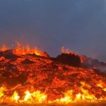 Imagini spectaculoase cu un vulcan care a erupt în apropierea capitalei Islandei (Video)