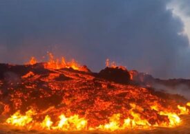 Imagini spectaculoase cu un vulcan care a erupt în apropierea capitalei Islandei (Video)