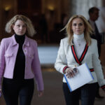 Firea anunță că, pentru a o proteja pe ea, consiliera implicată în dosarul azilelor groazei a cerut suspendarea din funcție