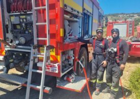 Pompierii români, primiți cu aplauze de localnici în Grecia (Video)