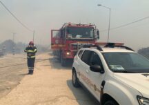 Pompierii români luptă cu flăcările în Rodos