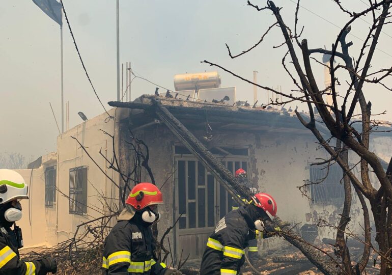 Premierul Greciei le mulțumește pompierilor români care se luptă cu flăcările din Rodos