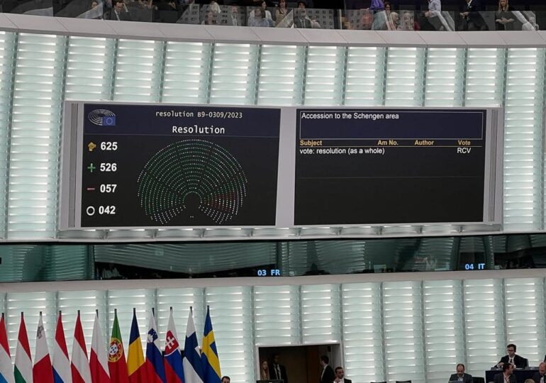 Parlamentul European a adoptat o rezoluție care deschide calea să primim despăgubiri, pentru că nu am fost primiți în Schengen