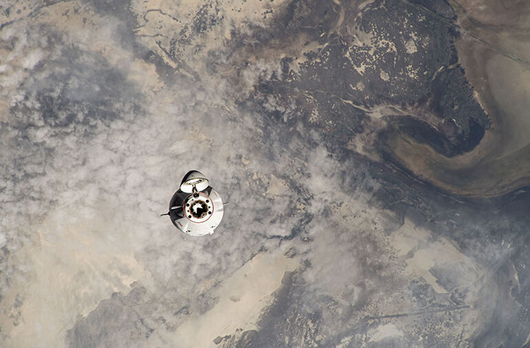 O capsulă SpaceX tocmai a adus pe Terra rezultate ale unor experimente științifice realizate în spațiu (Video)