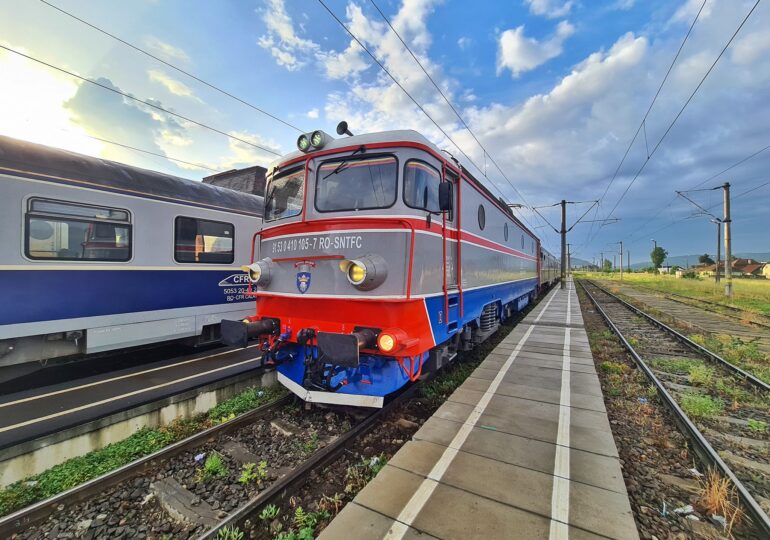 Trenuri blocate zeci de minute la intrarea în București, din cauza unei probleme la sistemul de semnalizare