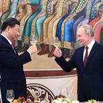 Politico: China trimite în secret suficient echipament în Rusia pentru a echipa o întreagă armată