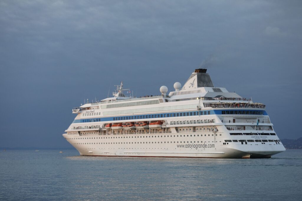 Cruise ship faces protest in Georgia’s Batumi Po
