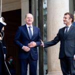 Macron și Scholz, șocați după discuțiile de la masa lungă a lui Putin. Stenograma unei convorbiri de la începutul războiului