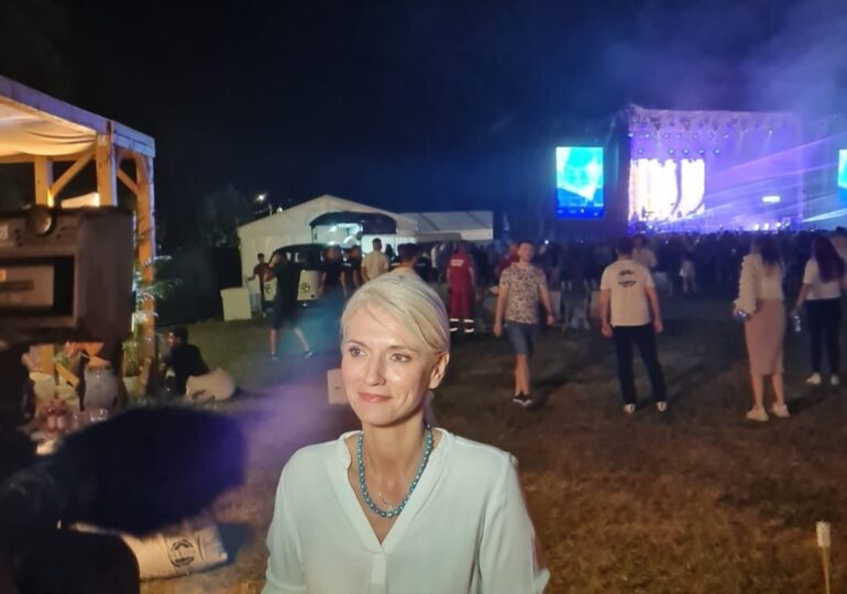 Alina Gorghiu a mers cu tinerii la festival: Le spun tuturor, te poți distra și fără droguri!