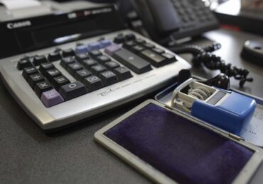 Reguli noi pentru firmele care distribuie dividende și dau împrumuturi acționarilor. Amenzile pot ajunge la 300.000 de lei
