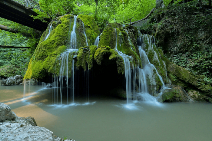 Cascada Bigăr: Descoperă frumusețea naturii din România în starea ei pură