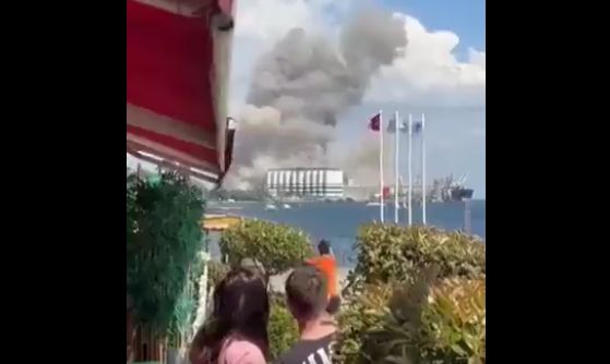 Explozie într-un port din Turcia, la un siloz de cereale. Sunt numeroase victime, oamenii au crezut că e cutremur (Video)
