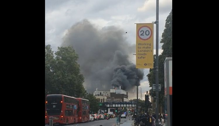 Incendiu uriaș în estul Londrei (Video)