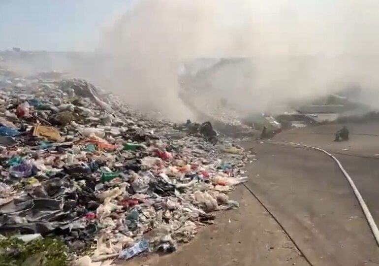 Incendiu puternic la groapa de gunoi din Galați (Video)