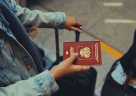 Schema prin care Kremlinul face rost de "cetățeni ruși": Ucrainenii care își iau pașaport rusesc primesc locuințe gratis