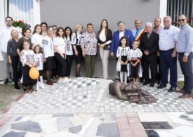 Emil Hurezeanu a inaugurat Școala Gimnazială și Grădinița „Marțian Negrea” din comuna Valea Viilor, renovate de Asociația BookLand