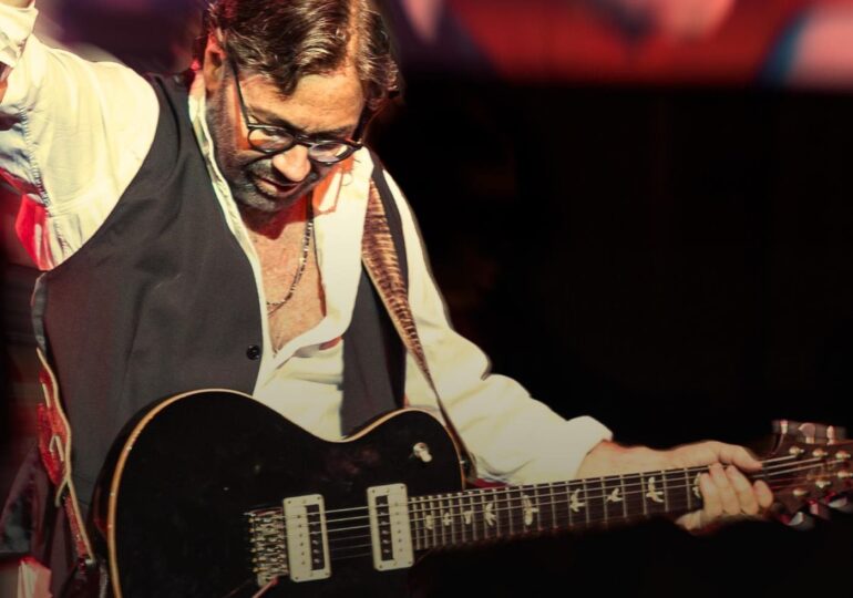 Chitaristul american Al Di Meola a ajuns la spital direct de pe scena concertului de la București