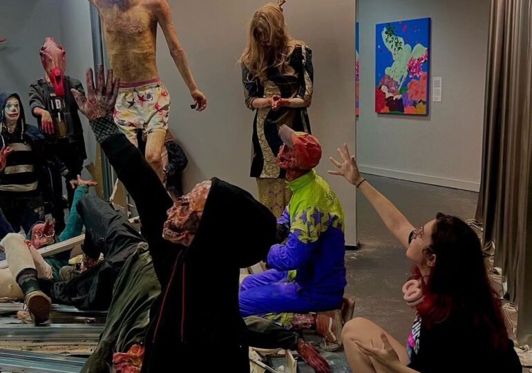 Scandal artă vs. religie la Art Safari. BOR spune că e sacrilegiu, un deputat acuză blasfemie, Turcan e somată să ia măsuri (Video)