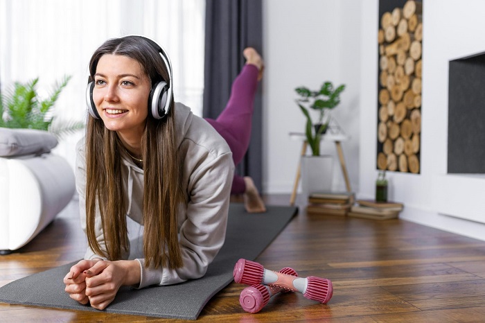 Exerciții fizice: Cum să reduci stresul prin antrenamentul de acasă