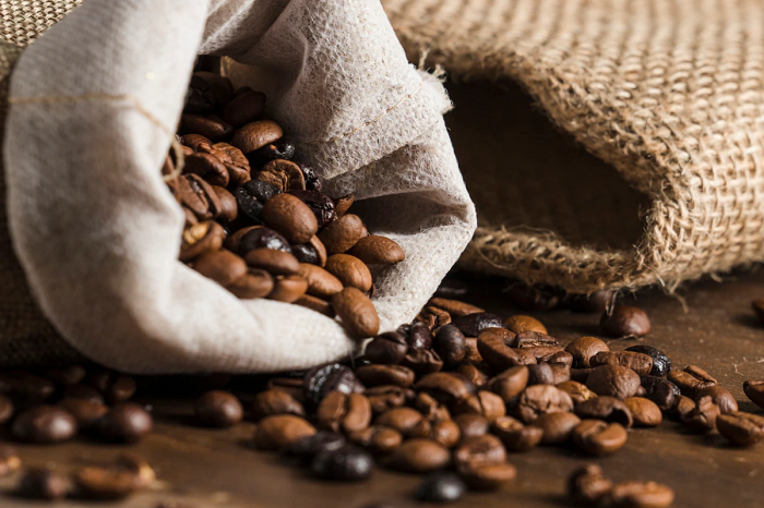 De ce ar trebui să renunți cât mai curând la cafeaua tradițională și să începi să consumi cafea bio