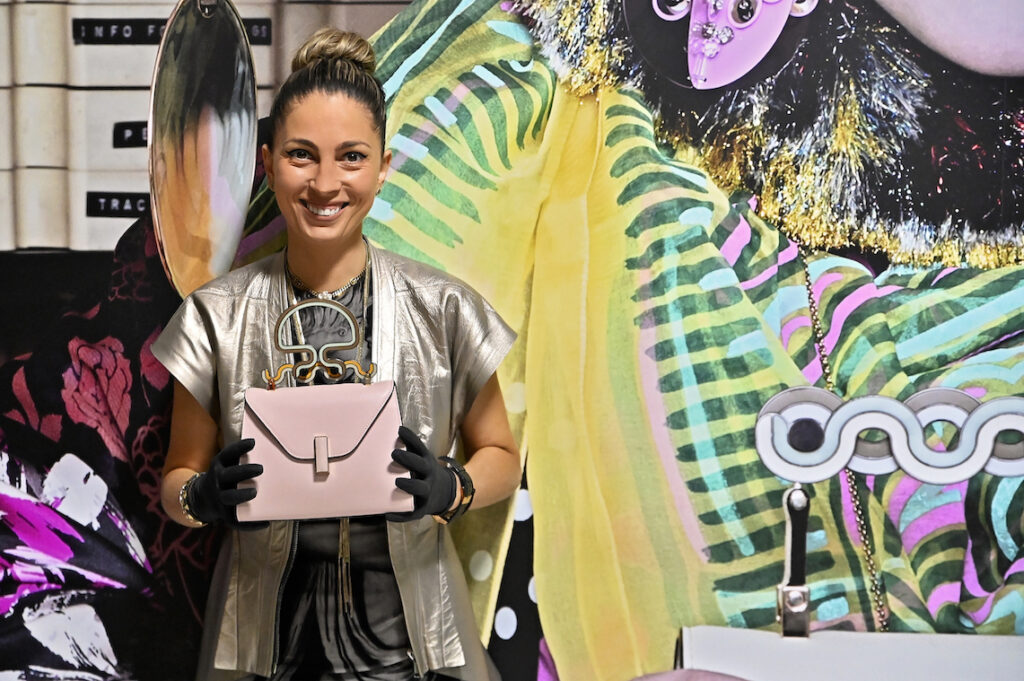 Diana-Nicolaie-designer-expozitie-Bags-Inside-Out-