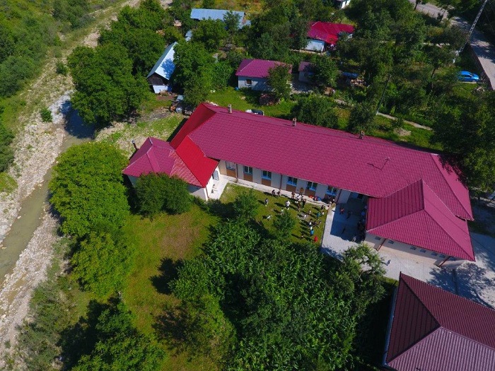 Două școli din Vrancea renovate de Asociația BookLand cu o investiție de 430.000 euro
