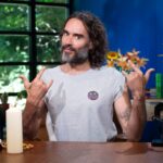 Actorul Russell Brand este acuzat de agresiune sexuală de patru femei