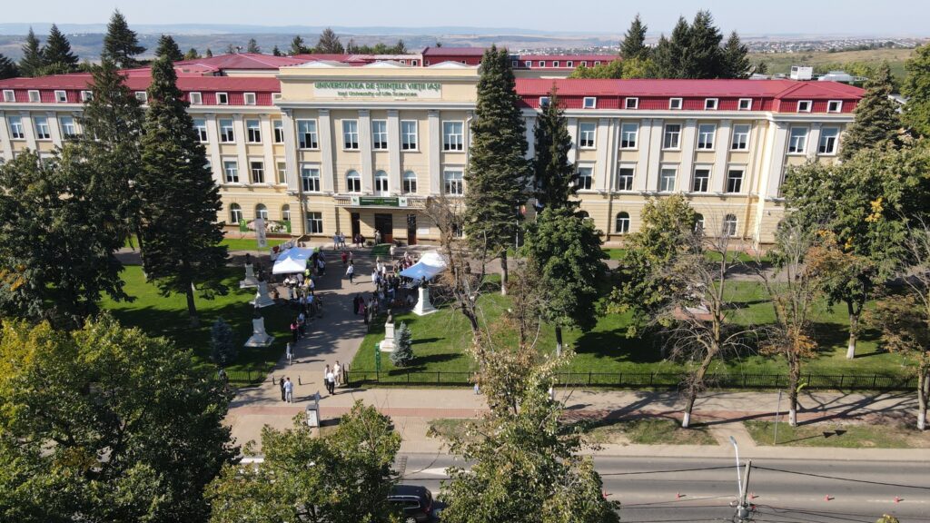 Profesor universitar din Iași, arestat după ce ar fi violat o studentă chiar în facultate