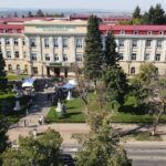 Doi profesori universitari din Iași au lăsat după ce au murit, prin testament, zeci de mii de euro pentru studenți