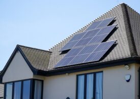 Cum să economisești bani cu ajutorul panourilor fotovoltaice