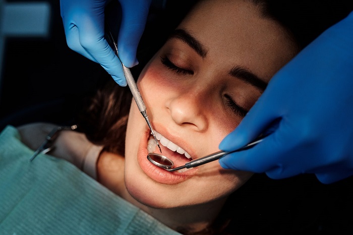 Aparatul dentar invizibil - află tot ce trebuie să știi despre această opțiune