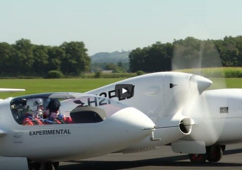 Cum arată avionul electric care a făcut primul zbor cu energie generată de hidrogen lichid (Video)