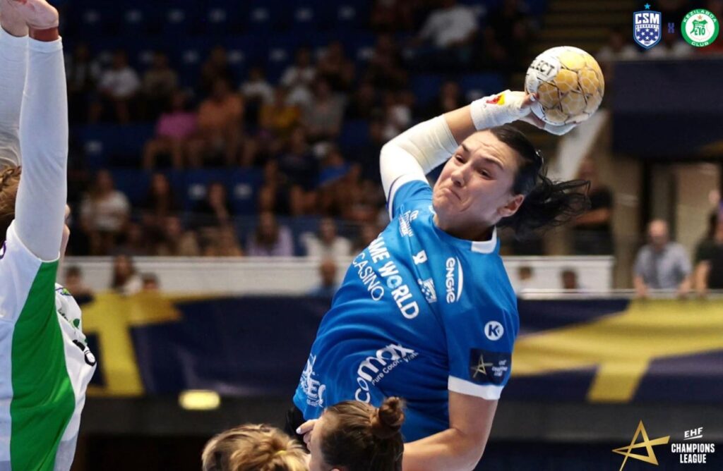 Cristina Neagu, decorată de Ilie Bolojan