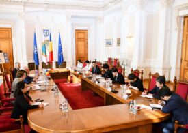 Delegație din China primită la CCR. Enache le-a explicat diferențele dintre constituția României și a lor