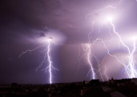 România, sub alertă meteo: Ploi torențiale, răcire bruscă, ninsoare. Primul cod roșu - hărți ANM <span style="color:#990000;">UPDATE</span>