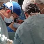 Prima implantare a unei inimi artificiale la un copil, în România