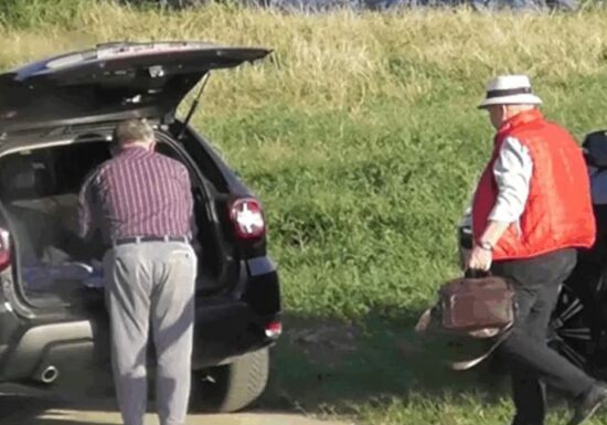Buzatu voia să fugă din România, dacă era eliberat din arest. Îi promite secretarei că o va lua cu el în Ecuador - stenograme