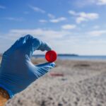 Cercetătorii au descoperit cum poate fi redusă aproape complet poluarea cu microplastic