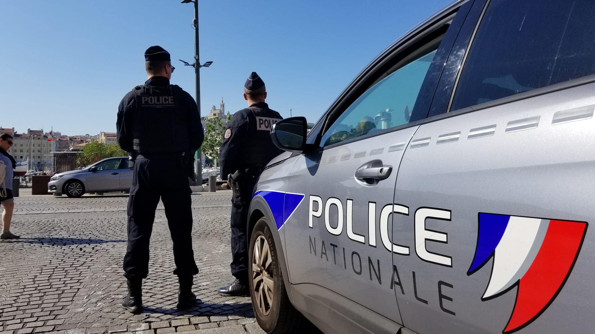 Attack at a school in France: The principal and a teacher shot with a ...
