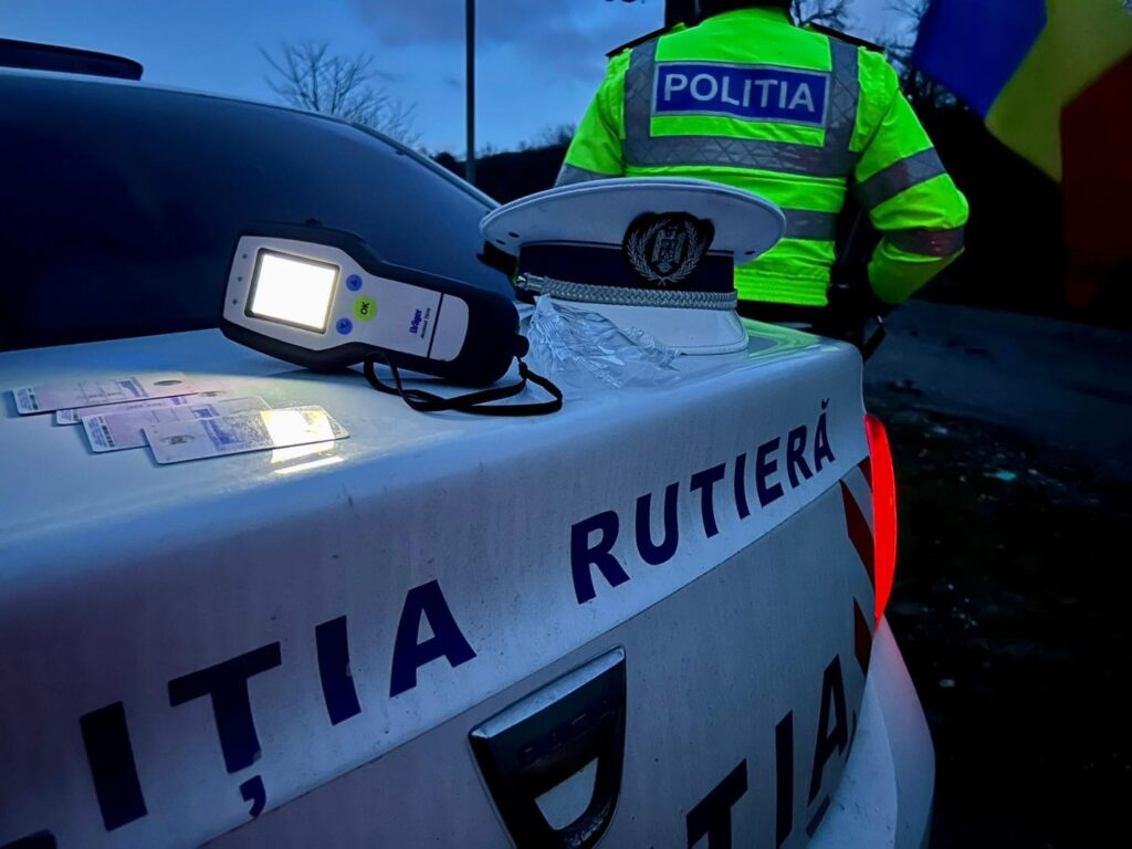 Un șofer care a refuzat să oprească la semnalul polițiștilor a fost urmărit și blocat pe o stradă din Agigea. Era băut și avea permisul suspendat