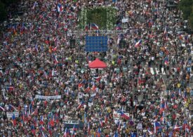 Mii de susținători ai unui partid pro-rus au protestat la Praga. Un bărbat cu ecuson Wagner a fost arestat