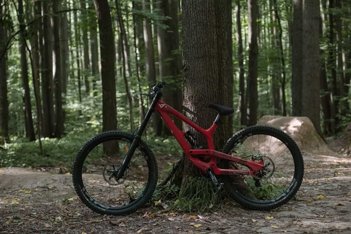 6 accesorii de care ai nevoie pentru bicicleta ta în timpul plimbărilor prin pădure