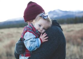 Cum îl ajuți pe cel mic să își dezvolte inteligența emoțională încă din primii ani de viață