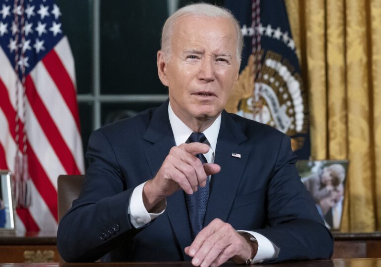 Politico: Biden a dat în secret Ucrainei permisiunea de a lovi în Rusia cu arme americane