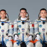 China a trimis în spațiu misiunea Shenzhou-17 cu cel mai tânăr echipaj de astronauți (Video)