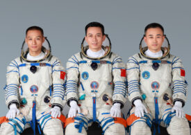 China a trimis în spațiu misiunea Shenzhou-17 cu cel mai tânăr echipaj de astronauți (Video)